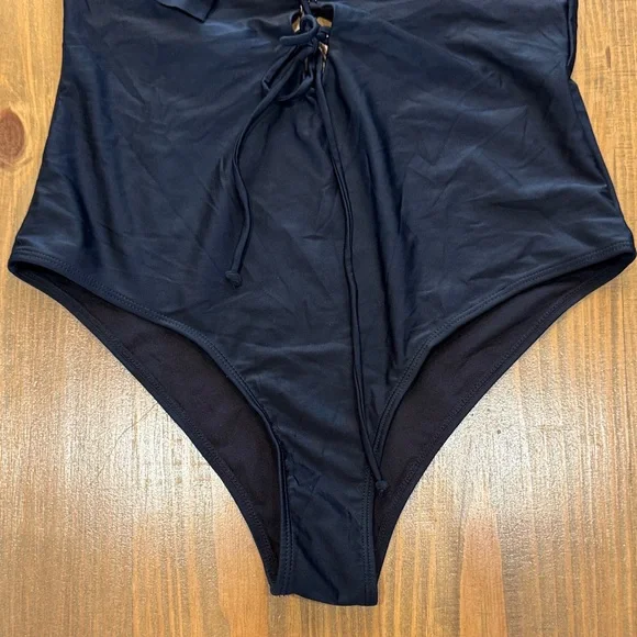 Solid Black Off-Shoulder ruffled Swimsuit removable straps NWOT - Picture 5 of 11